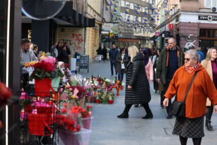 OKOM KAMERE Sarajevo u znaku cvijeća i milion boja - danas je 8. mart