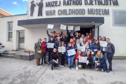 Učenici osnovne škole iz Kragujevca posjetili Muzej ratnog djetinjstva