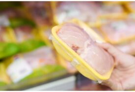 Jeste li primijetili tamne mrlje na koži piletine iz supermarketa?