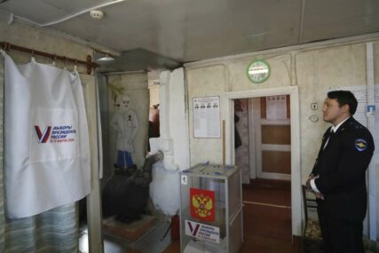 Uprkos strogim kontrolama zabilježeni slučajevi vandalizma na biračkim mjestima u Rusiji