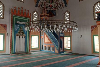 Čajniče: Prva teravija u Sinan-begovoj džamiji nakon 32 godine