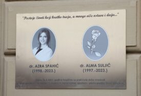 Prošla je godina dana od tragične nesreće: Memorijalna šetnja za doktorice Azru Spahić i Almu Suljić u Sarajevu