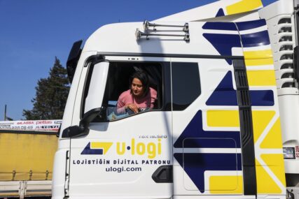 Turkinja vozi kamion i ruši predrasude: Krenula očevim stopama i za osam mjeseci prešla 60.000 kilometara