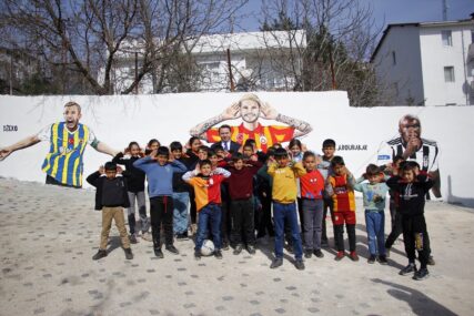 Turska: Djeca muralima Džeke, Icardija i Aboubakara ganula milione korisnika društvenih mreža (FOTO)