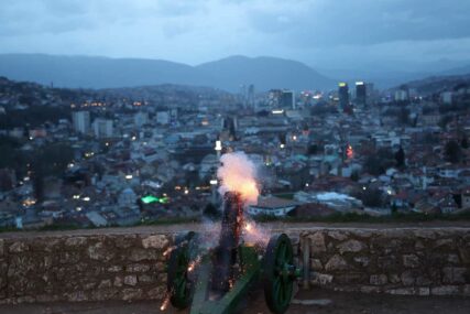 Pucanj topa sa Žute tabije u Sarajevu označio početak ramazana (FOTO)