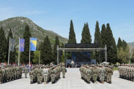 U Mostaru svečano obilježena 32. godišnjica osnivanja HVO-a (FOTO)