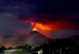 Stotine evakuisane nakon erupcije indonezijskog vulkana Ruang (VIDEO)