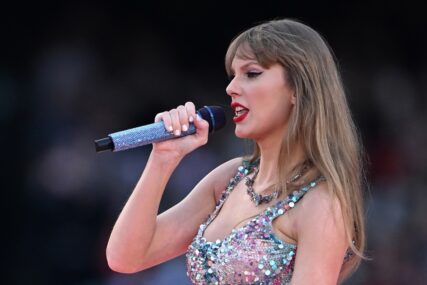 FANOVI U EKSTAZI Taylor Swift objavila dva albuma u dva sata