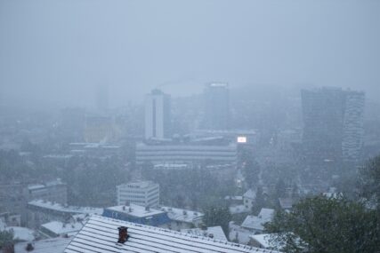 Naglo zahlađenje i aprilski snijeg u BiH (FOTO)