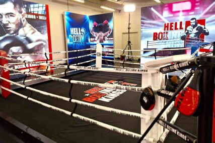 HELL Boxing Kings ring