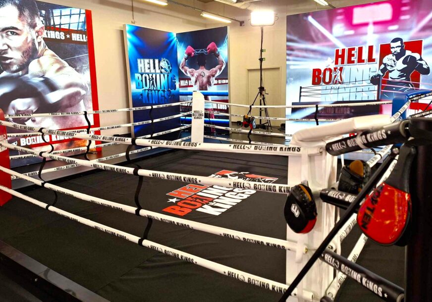 HELL Boxing Kings ring