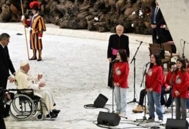 Papa zatražio od djece da budu 'zanatlije mira'
