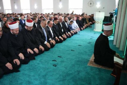 Centralna bajramska svečanost Muftijstva tuzlanskog održana u džamiji 'Kralj Abdullah' u Tuzli