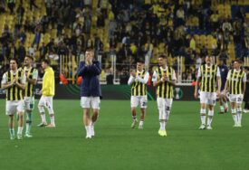Fenerbahce samo bod nakon više od sto minuta igre na gostovanju u Sivasu