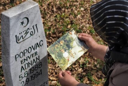 S tetkom krenuo po slatkiš: Petogodišnji Adnan Popovac ubijen je 1994. snajperskim hicem u Hrasnici