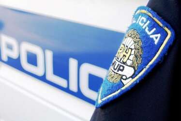 Policija kod 78-godišnjaka pronašla arsenal oružja