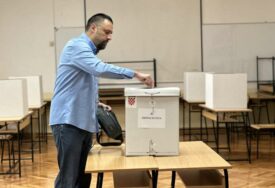U BiH sva birališta zatvorena na vrijeme; konzul Babić: Izbori su protekli u najboljem redu