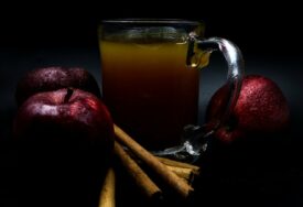Zašto je dobro popiti vodu s okusom jabuke i cimeta?