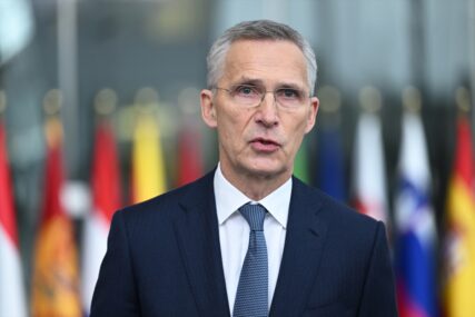 Stoltenberg: Vrijeme da NATO dozvoli Ukrajini da gađa Rusiju našim oružjem
