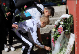 Ubijeni agresorskim granatama dok su se igrali ispred zgrade: Godišnjica stradanja tri dječaka u Jukićevoj u Sarajevu