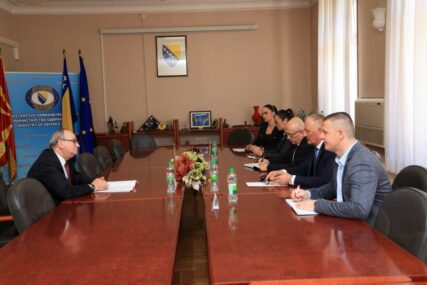 Helez u nastupnu posjetu primio ambasadora Republike Sjeverne Makedonije Jakupa Redžepija
