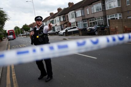LONDONSKI HOROR U napadu mačem ubijen dječak, ranjeno četvero