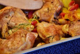 Za samo 15 minuta napravite finu piletinu i povrće za ručak