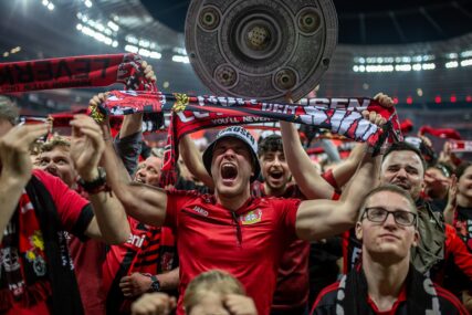 VELIČANSTVENO SLAVLJE u Leverkusenu: Hiljade navijača Bayera proslavilo prvu titulu prvaka Njemačke