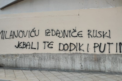 U Splitu osvanula poruka: "Milanoviću izdajniče ruski, je**** te Dodik i Putin"