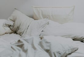 Mnogi nisu znali za ovo: Evo zašto ne trebate namjestiti krevet čim ustanete