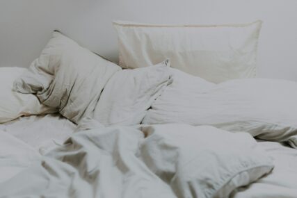 Mnogi nisu znali za ovo: Evo zašto ne trebate namjestiti krevet čim ustanete
