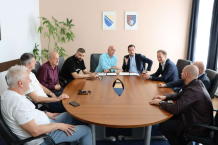 Potpisan Kolektivni ugovor: Bolji uslovi rada za radnike komunalnih preduzeća u Kantonu Sarajevo