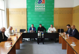 Održan sastanak predstavnika SDA, DF-a i SBiH iz KS o predstojećim lokalnim izborima