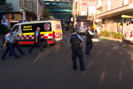 HOROR U AUSTRALIJI: Nakon što je nožem napravio masakr u tržnom centru ubica ubijen
