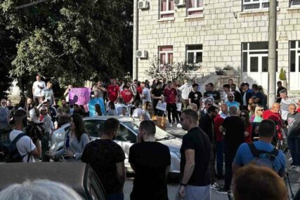 Održana protesna šetnja zbog napada na četvoricu Bošnjaka u Stocu