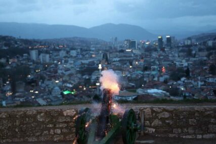Pucanjem topa sa sarajevske Žute tabije ispraćen još jedan ramazan