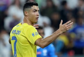 BOLJE IGRAJU BEZ NJEGA Ronalda naljutila izmjena, pa ušao u sukob s trenerom (VIDEO)