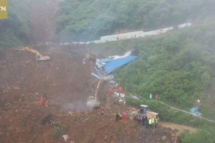 Urušio se dio autoputa na jugu Kine: Poginulo najmanje 19 ljudi, 30 povrijeđeno