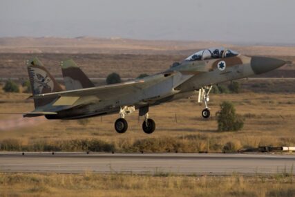 Izraelski ratni kabinet jednoglasno odlučio da nastavi operaciju u Rafi