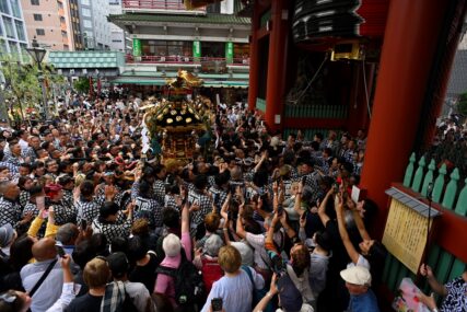 Tradicionalni "Sanja festival" u Japanu