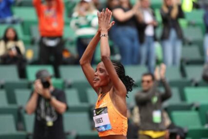 Kenijska atletičarka Beatrice Chebet postavila svjetski rekord na 10.000 m u Eugeneu