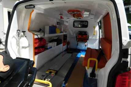 VOGOŠĆA: Sanitetsko transportno vozilo uručeno Službi prve medicinske pomoći