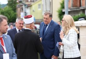 Dodik, Cvijanović i Višković stigli na ceremoniju otvarenja Arnaudija džamije (FOTO)