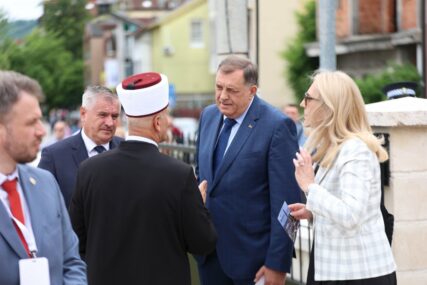 Dodik, Cvijanović i Višković stigli na ceremoniju otvarenja Arnaudija džamije (FOTO)