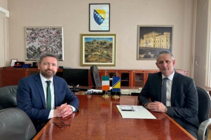 Zamjenik ministra odbrane Galić razgovarao s ambasadorom Irske o vojnoj saradnji
