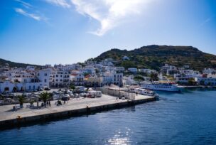 Patmos, sveto grčko ostrvo u plavom Egejskom moru
