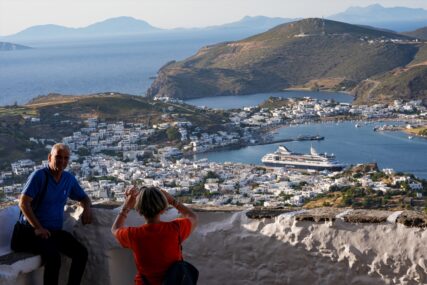 PATOMOS Sveto grčko ostrvo u plavom Egejskom moru (FOTO)