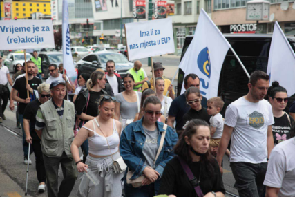 Bosnainfo na protestima; Metalci i radnici trgovina pitaju: “Kada počinje bolji život za radnike u BiH?”