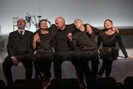 Nakon Splita i Podgorice Narodno pozorište Sarajevo 20. maja otvara Internacionalni teatarski festival Priština na kojem učestvuju pozorišta iz 7 zemalja