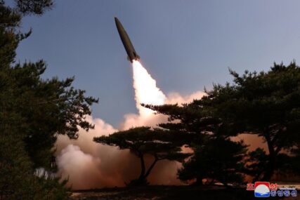 Japan saopćio da je Sjeverna Koreja ispalila balistički projektil